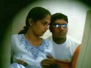 Camara espia capturas aficionado joven india pareja follando vídeo