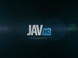 Jav hd: sexy maya houdt vingeren haar nauw harig poesje.