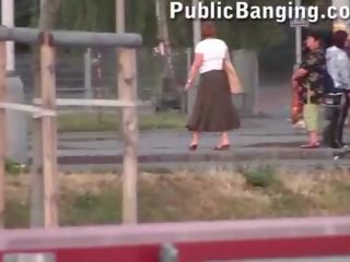Público rua sexo jovem grávida gangbang parte 2