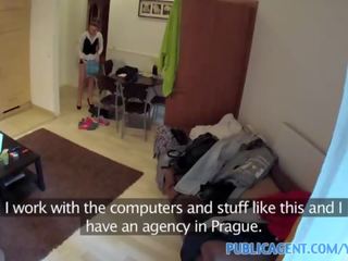 Publicagent σπιτικό βίντεο με ο ξενοδοχείο καθαριστής. περισσότερο επί ushotcams.com