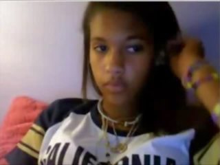 Liten och nätt svart tonårs webkamera - se henne @ mycamshd.com