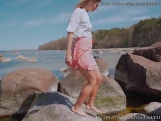 Extrêmement risqué chatte léchage sur la publique beach&excl; 4k